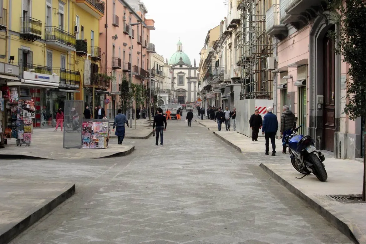 Accesso al centro di Giugliano in Campania