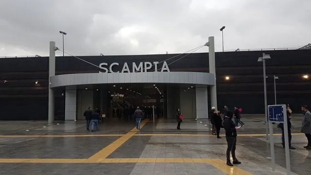 Fermata Piscinola-Scampia La Base di Partenza